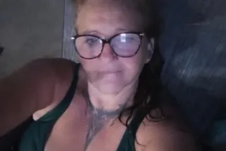 Hot Freaky Cougar - Image 3